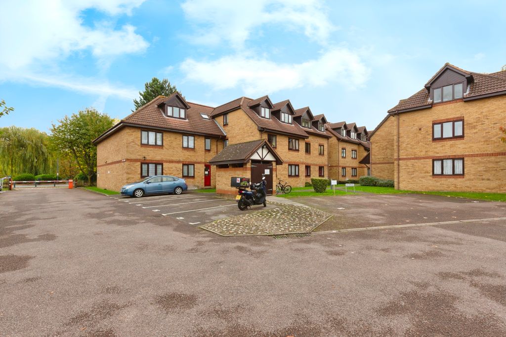 Property photo 1 of 15 13