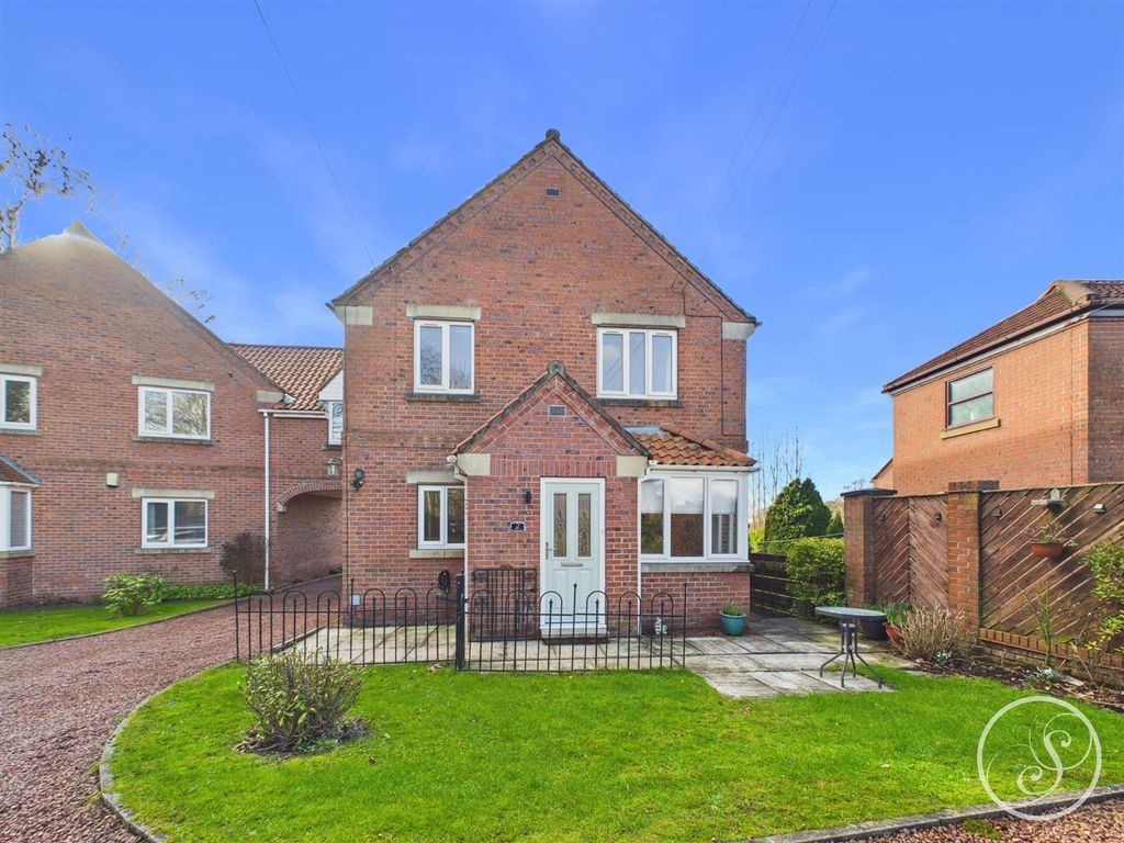 Property photo 1 of 13 External