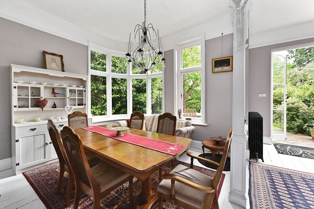 Property photo 3 of 16 2 The Oaks (22)