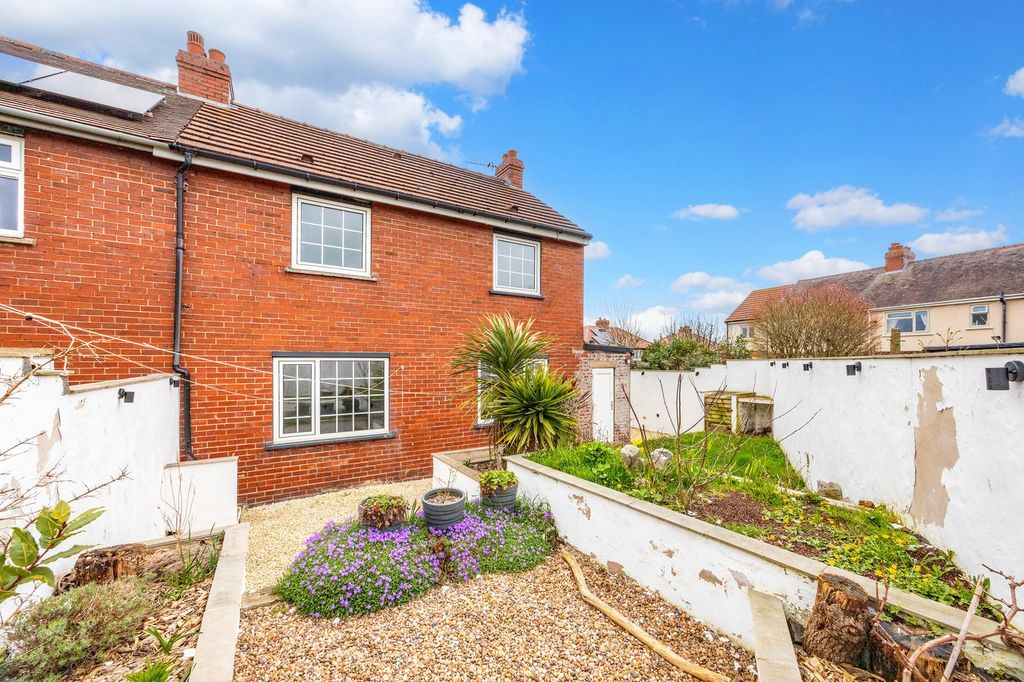 Property photo 2 of 22