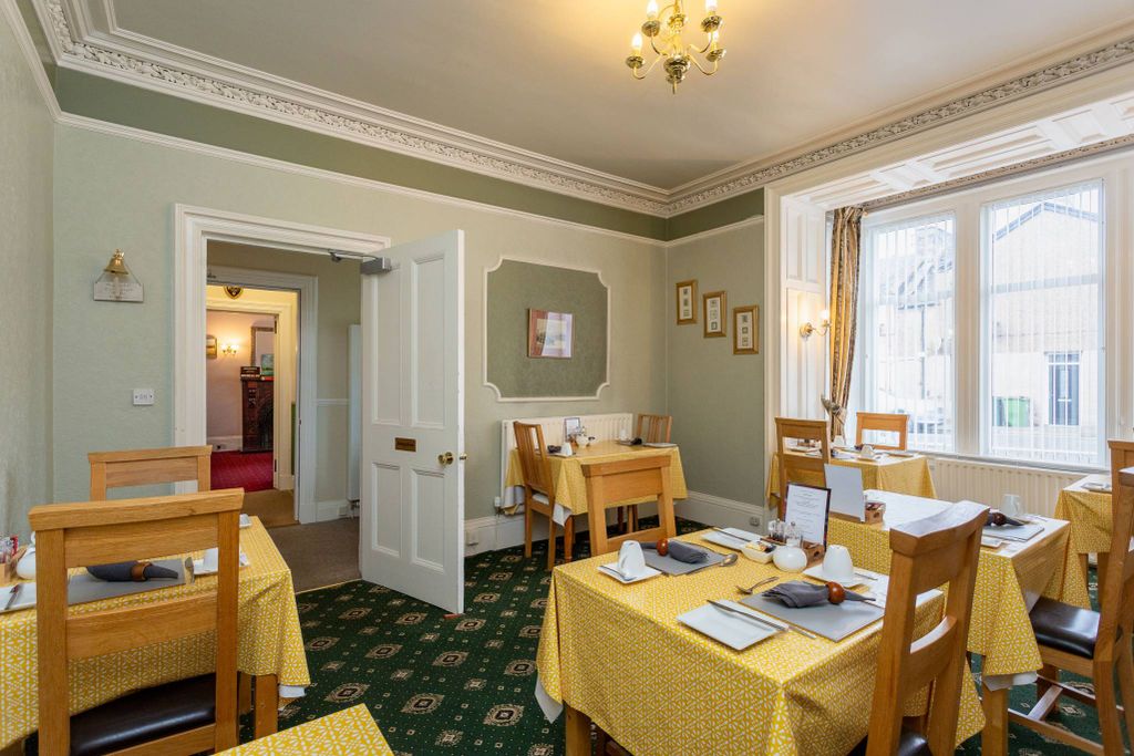 Property photo 2 of 30