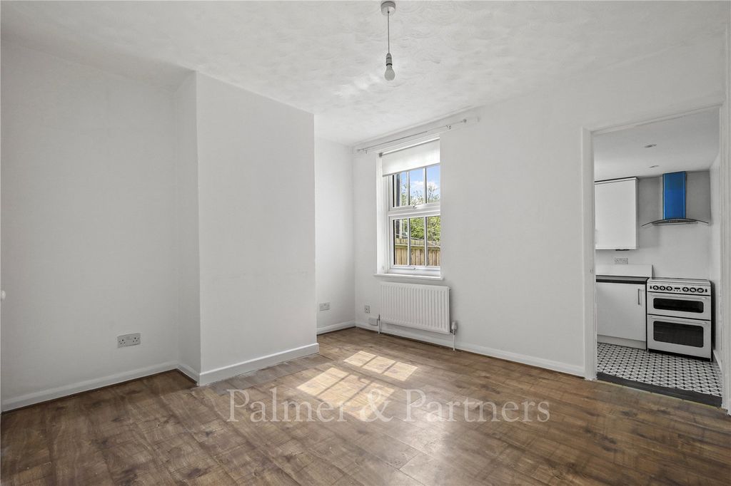 Property photo 3 of 11 Reception Room 2