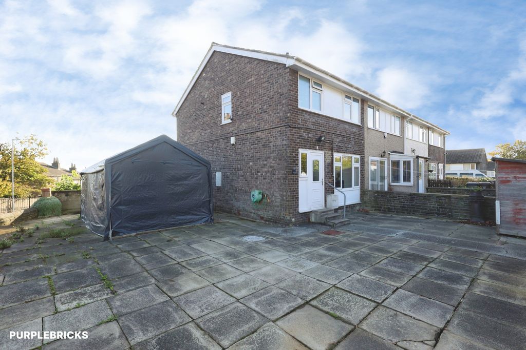 Property photo 2 of 27