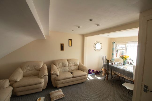 Property photo 2 of 30