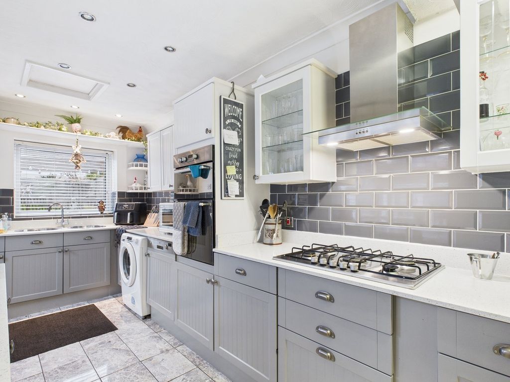 Property photo 2 of 25