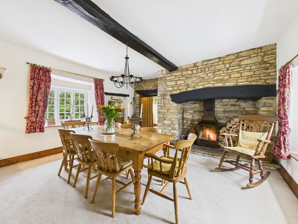 Property photo 3 of 21 Dining Room