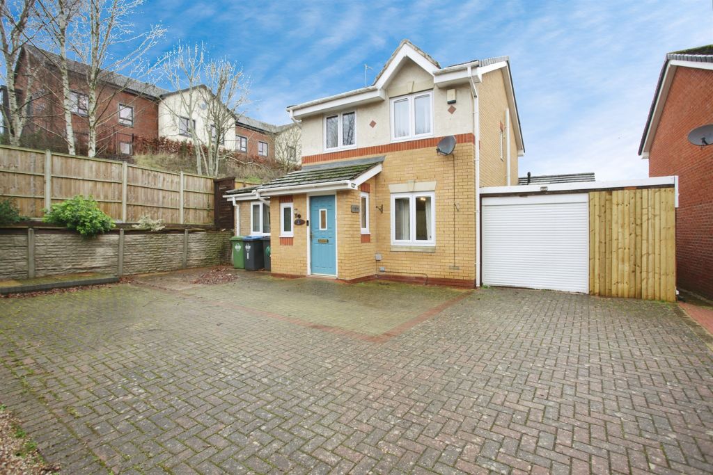 Property photo 2 of 20