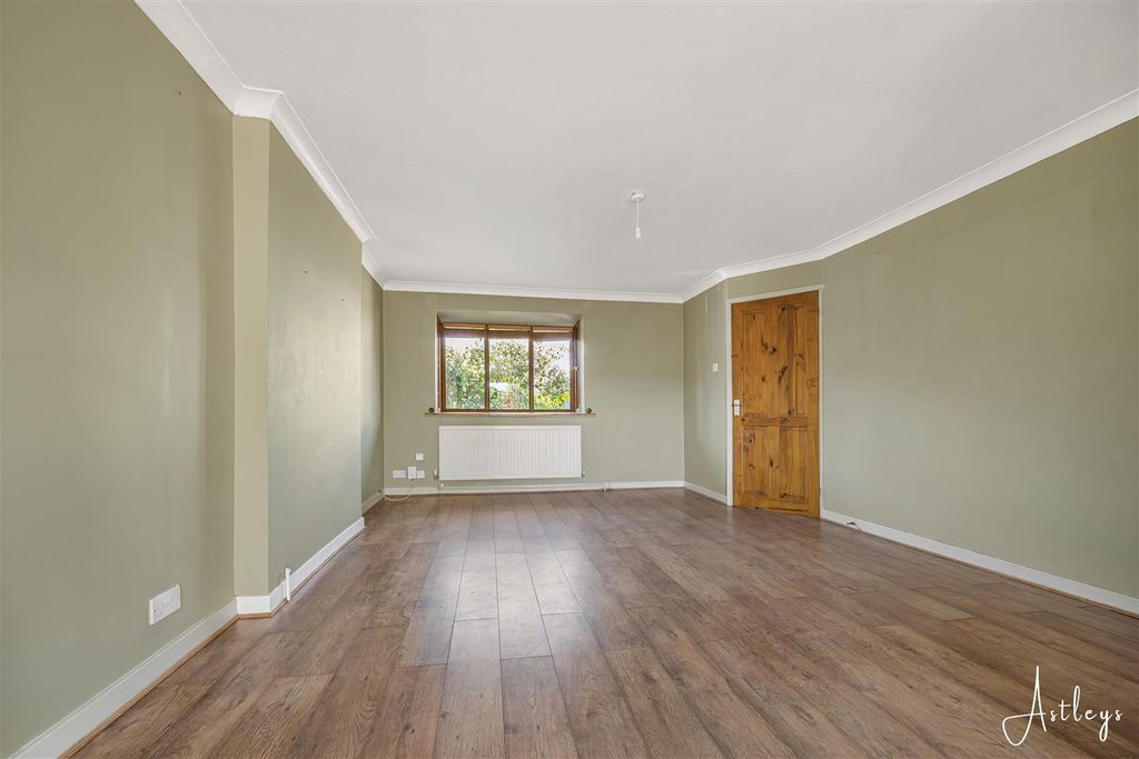 Property photo 2 of 17 Lounge/Dining Room
