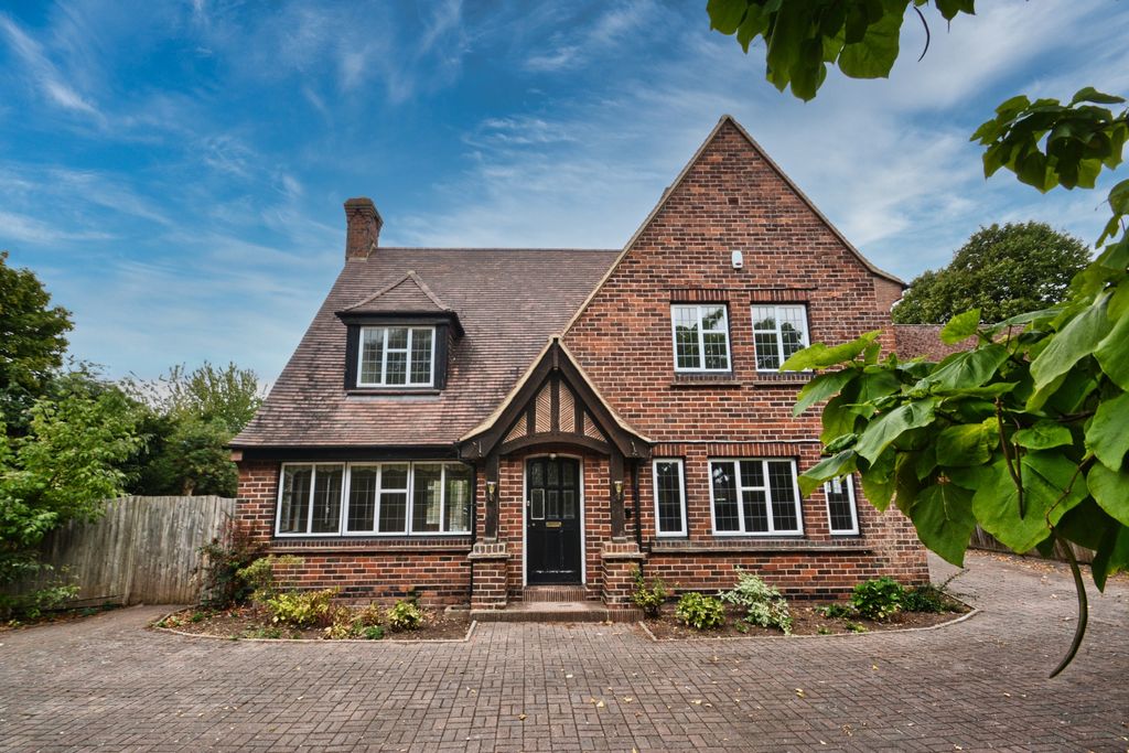 Property photo 1 of 40