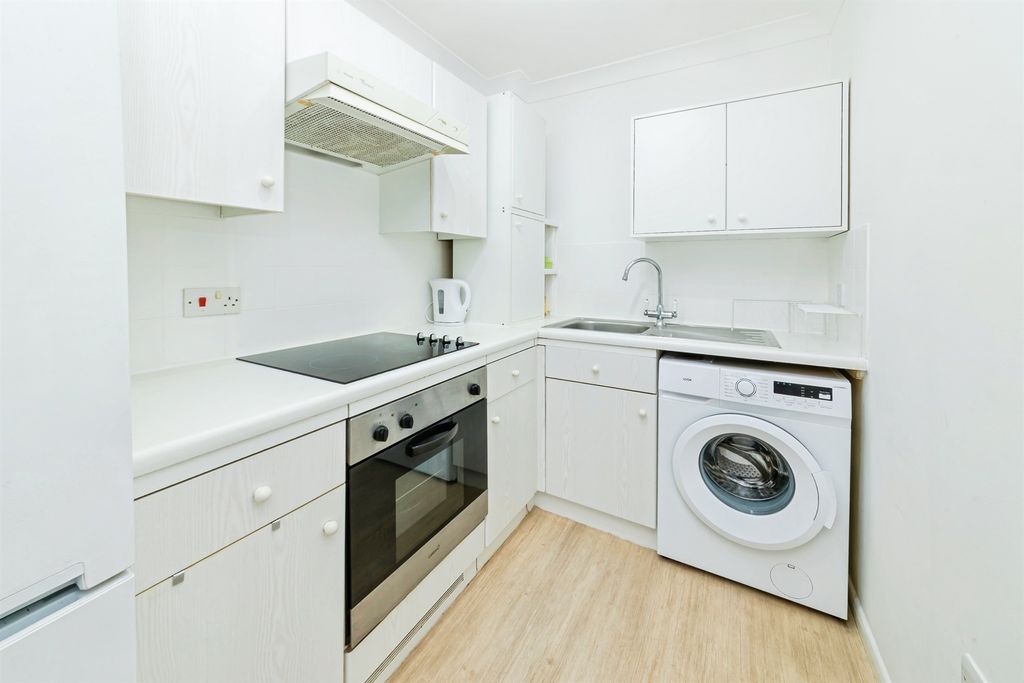 Property photo 2 of 13