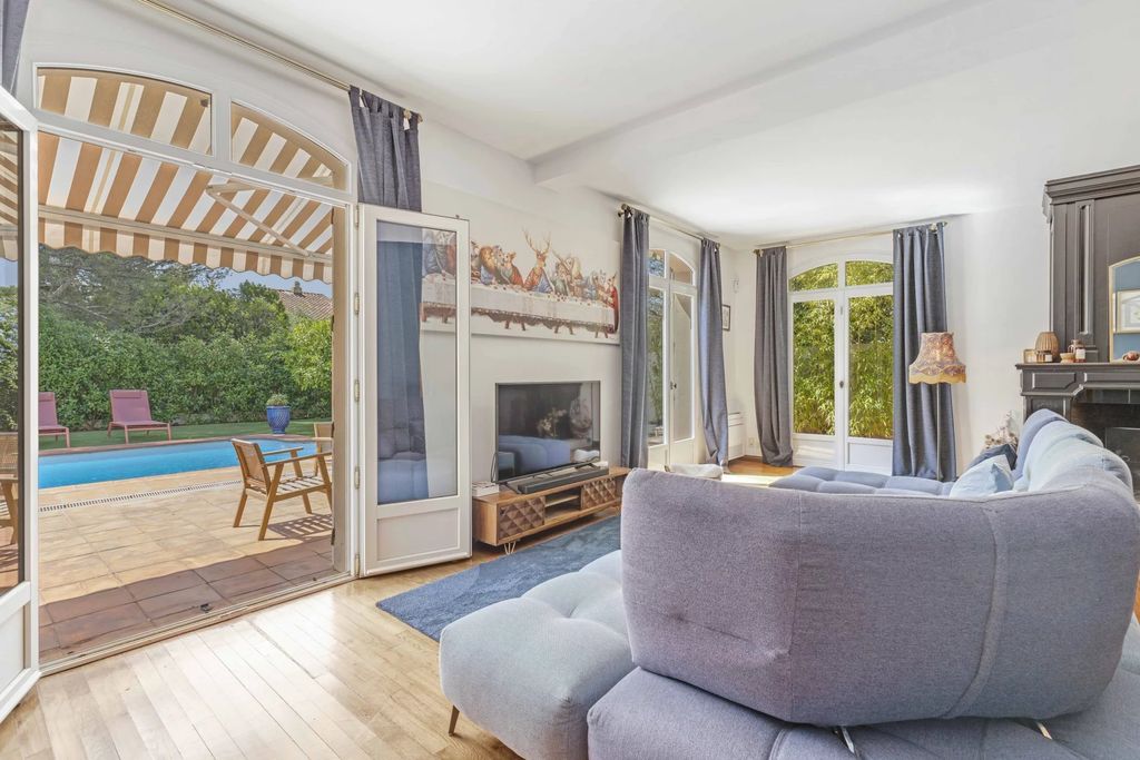 Property photo 3 of 17