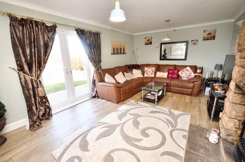 Property photo 2 of 14 Lounge