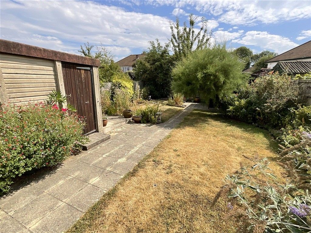Property photo 3 of 9 Garden