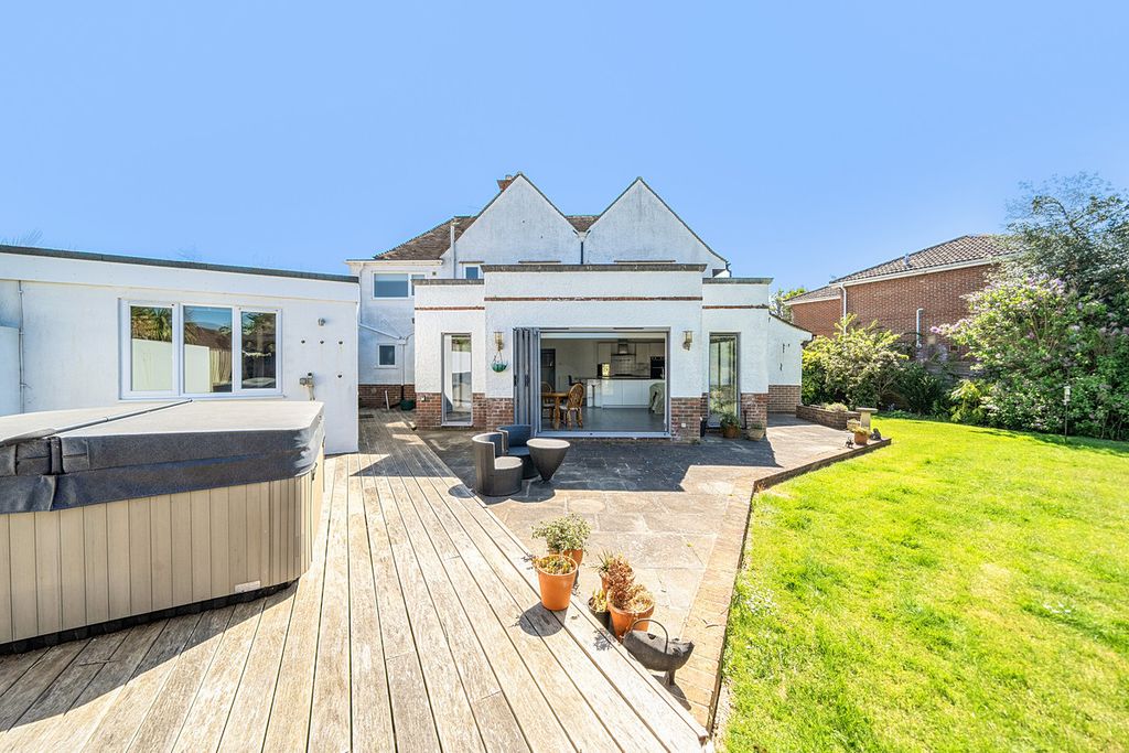 Property photo 3 of 42