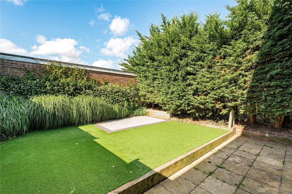 Property photo 2 of 15 Picture No. 16