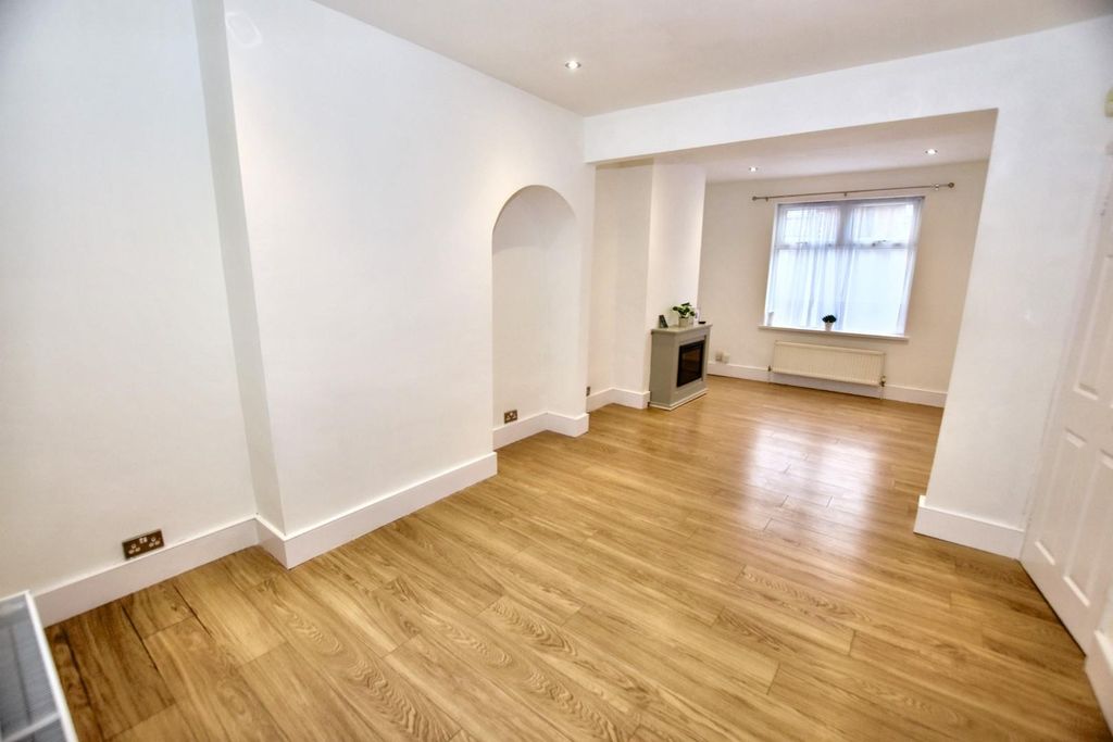 Property photo 2 of 12 Sitting/Dining Room