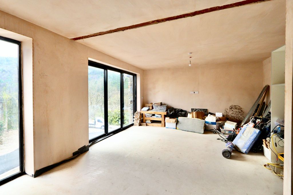 Property photo 3 of 25