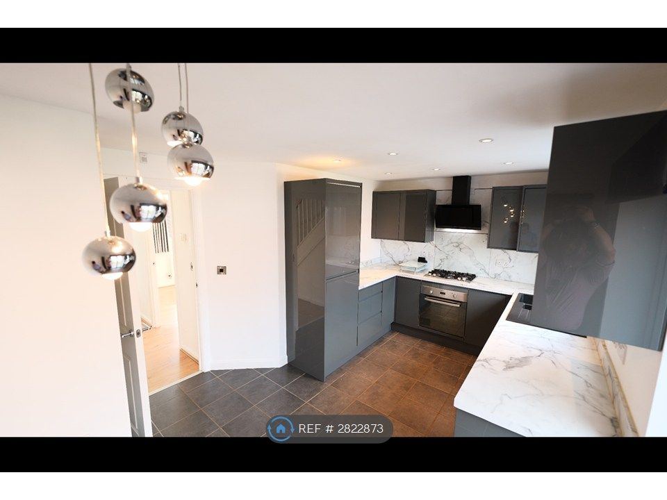 Property photo 3 of 25