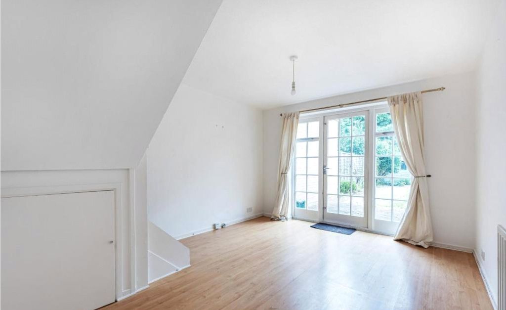 Property photo 3 of 6 Picture No. 16