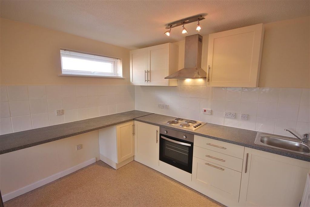 Property photo 2 of 5 Kitchen