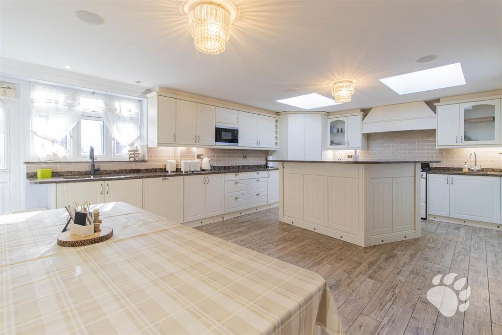 Property photo 2 of 51 Kitchen