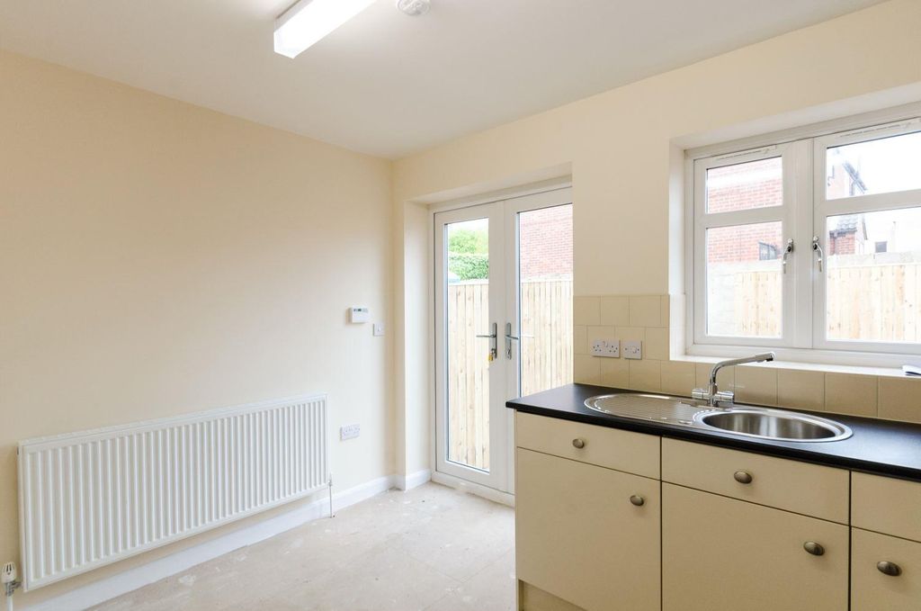 Property photo 2 of 9 3