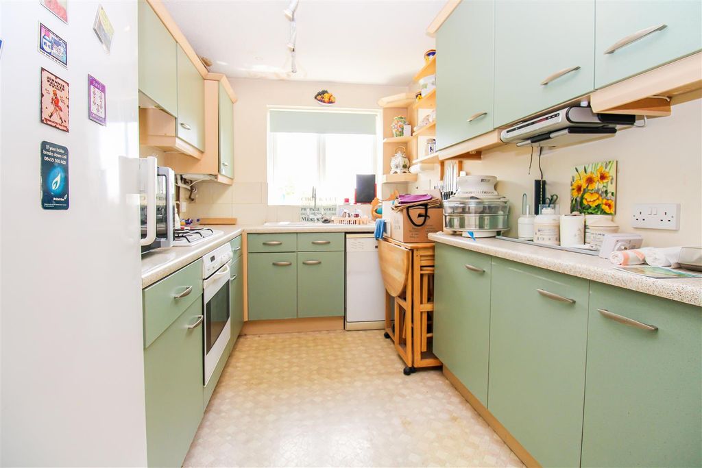 Property photo 2 of 11