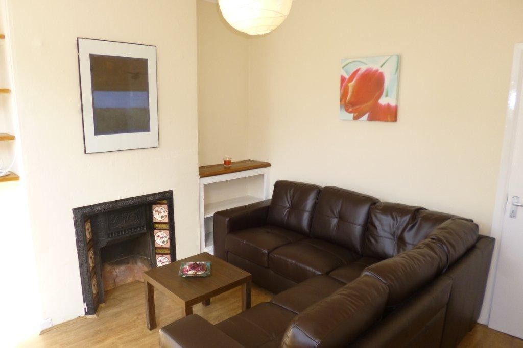 Property photo 3 of 8 (Main)