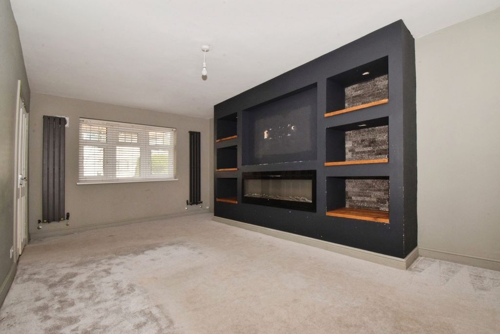 Property photo 3 of 20 Pbox-Img.Jpg