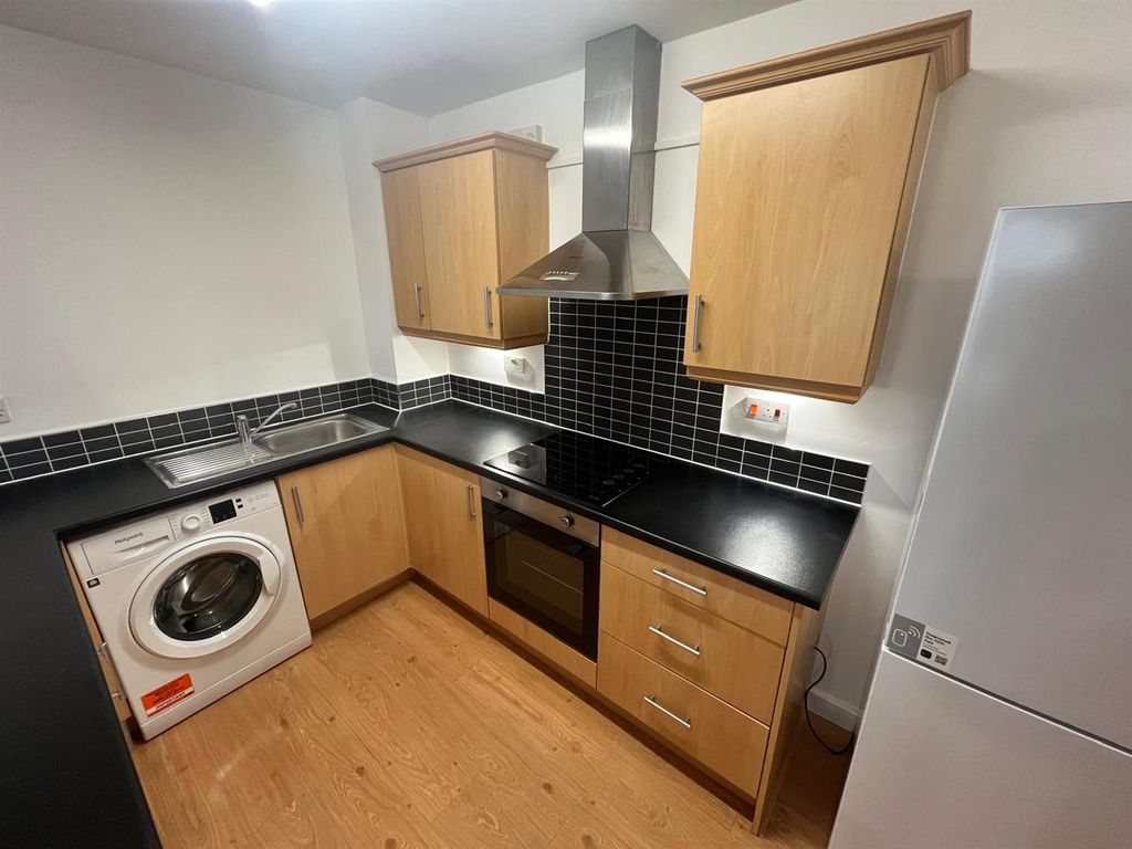 Property photo 2 of 16 Kitchen 2.Jpg