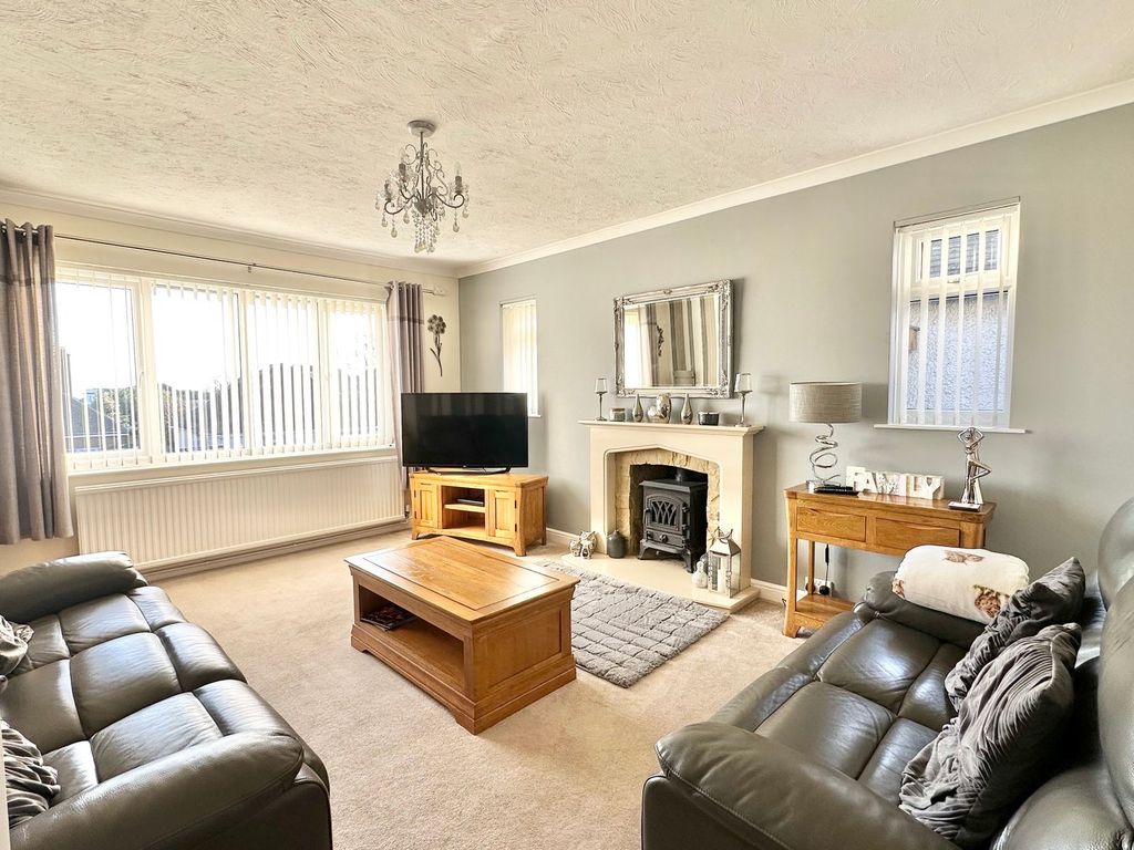 Property photo 2 of 29