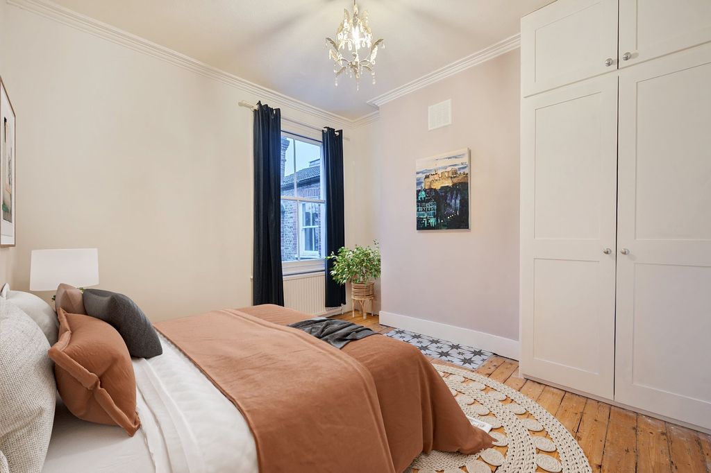 Property photo 3 of 9 Picture No. 18