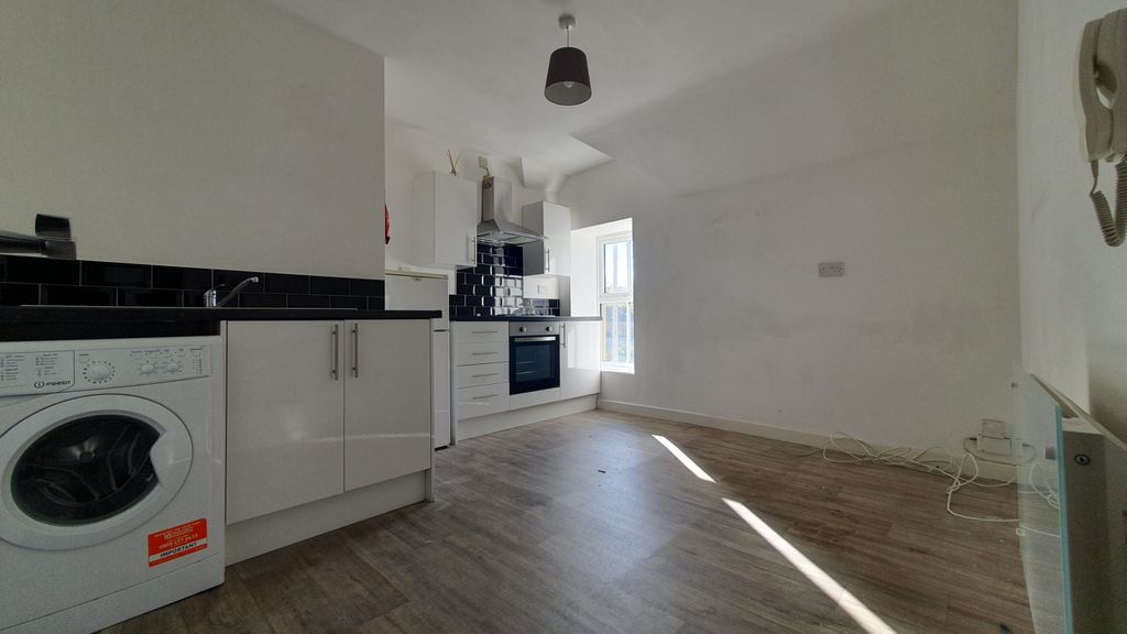 Property photo 2 of 11 Gallery