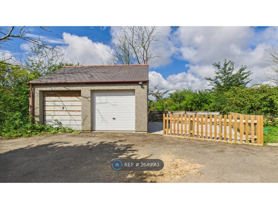 Property photo 3 of 11 Garage And Second Garden