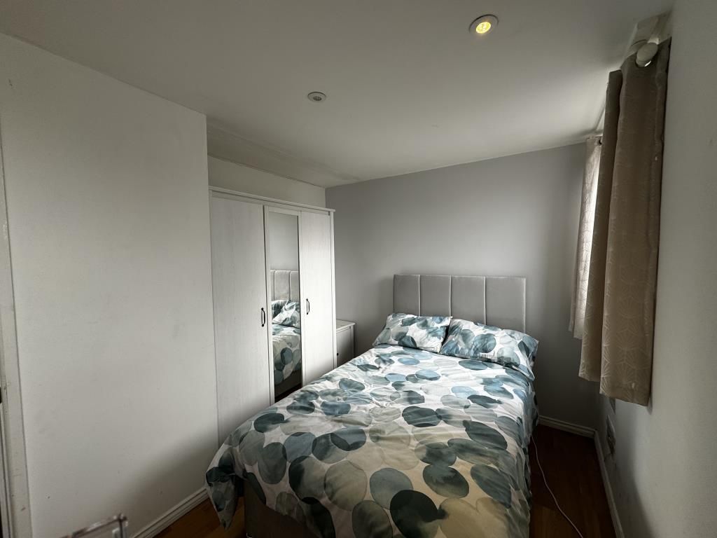 Property photo 2 of 9 Bedroom