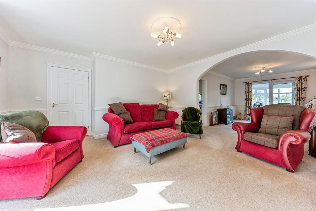 Property photo 3 of 25