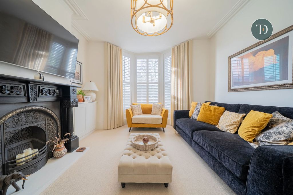 Property photo 3 of 42