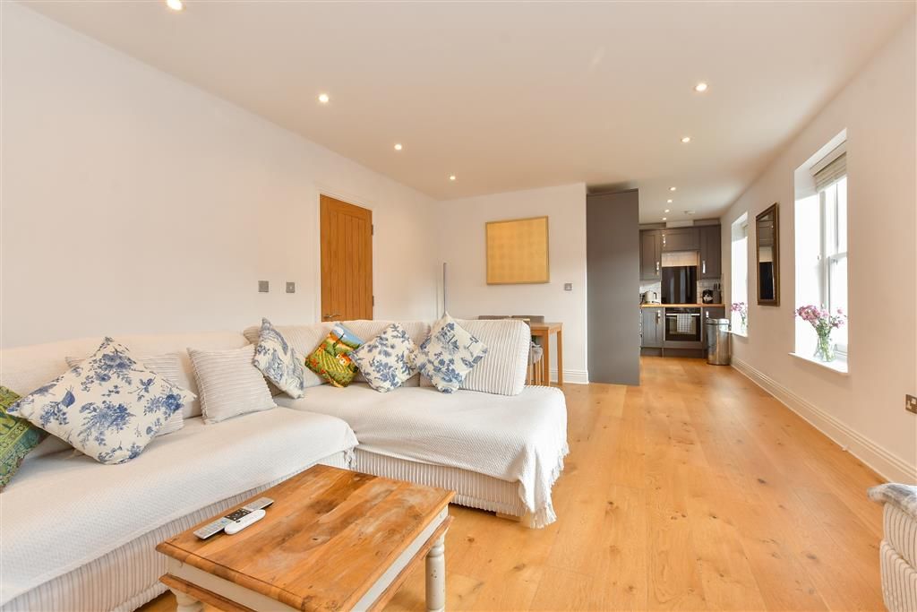 Property photo 1 of 12 Kitchen/Lounge/Diner