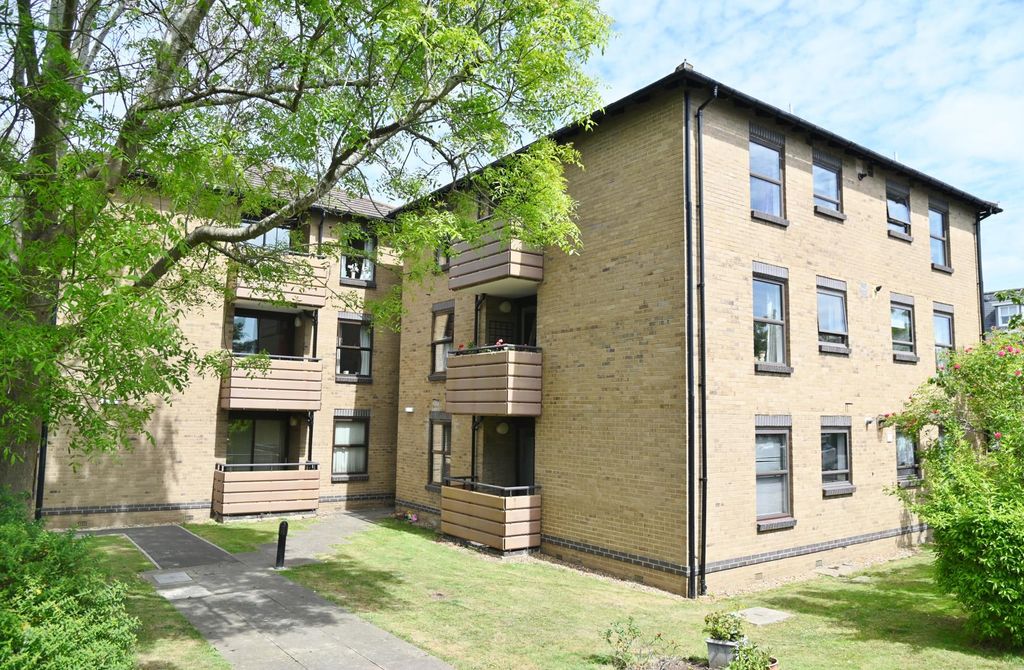 Property photo 1 of 12
