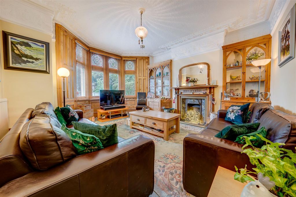 Property photo 3 of 33 Plasturton Place, Pontcanna, Herncrabtree (34).Jpg