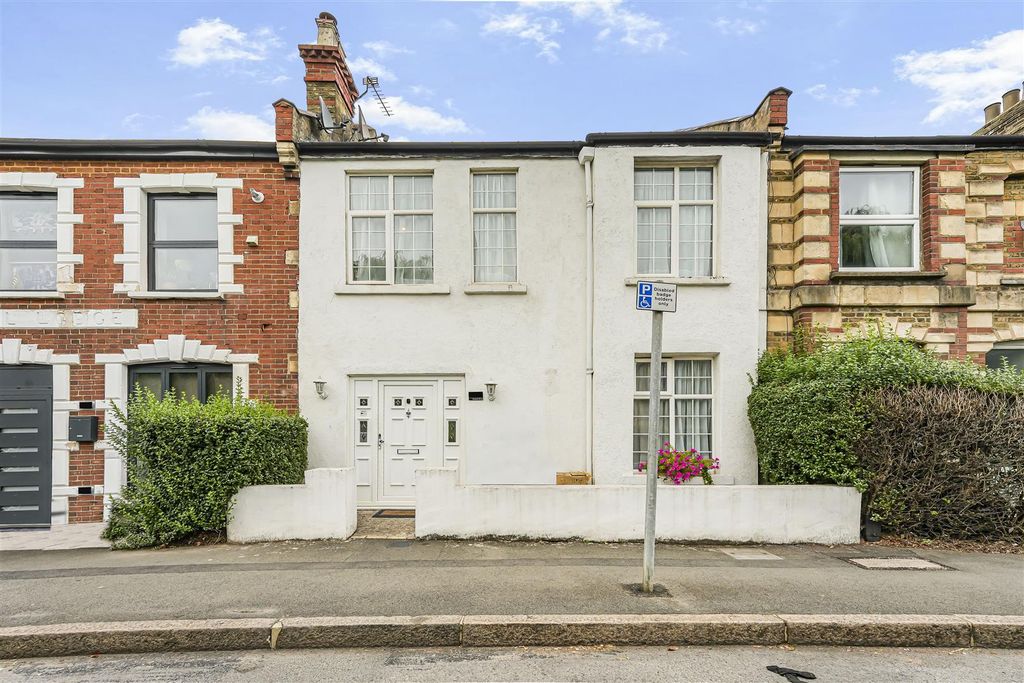 Property photo 1 of 11 External