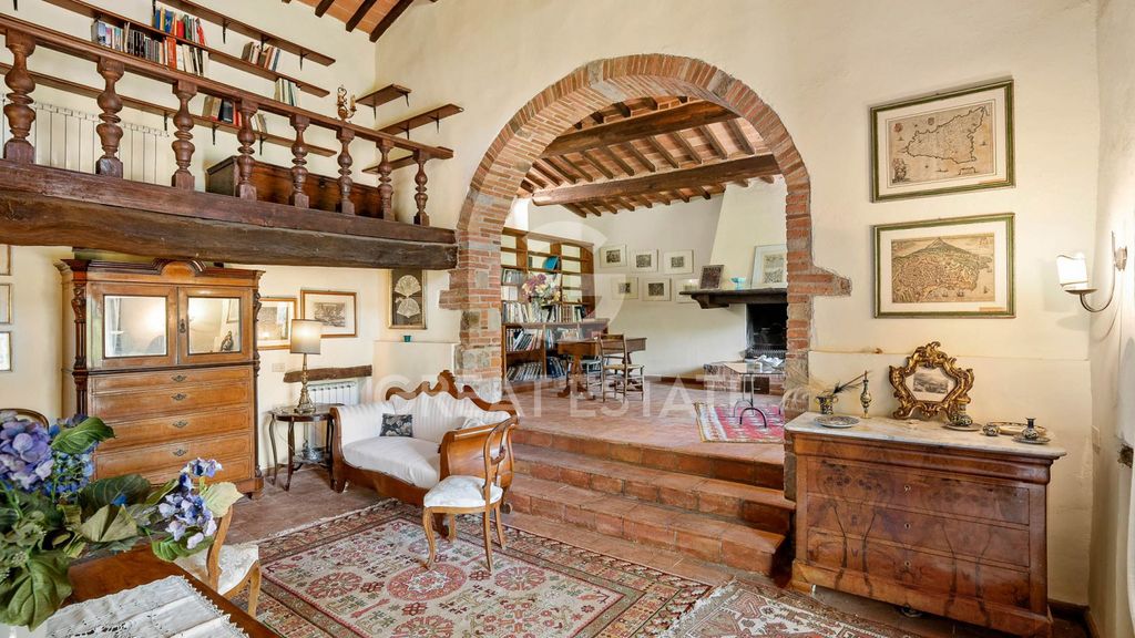Property photo 2 of 32 Interiors
