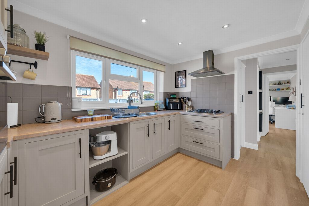 Property photo 2 of 17 Kitchen