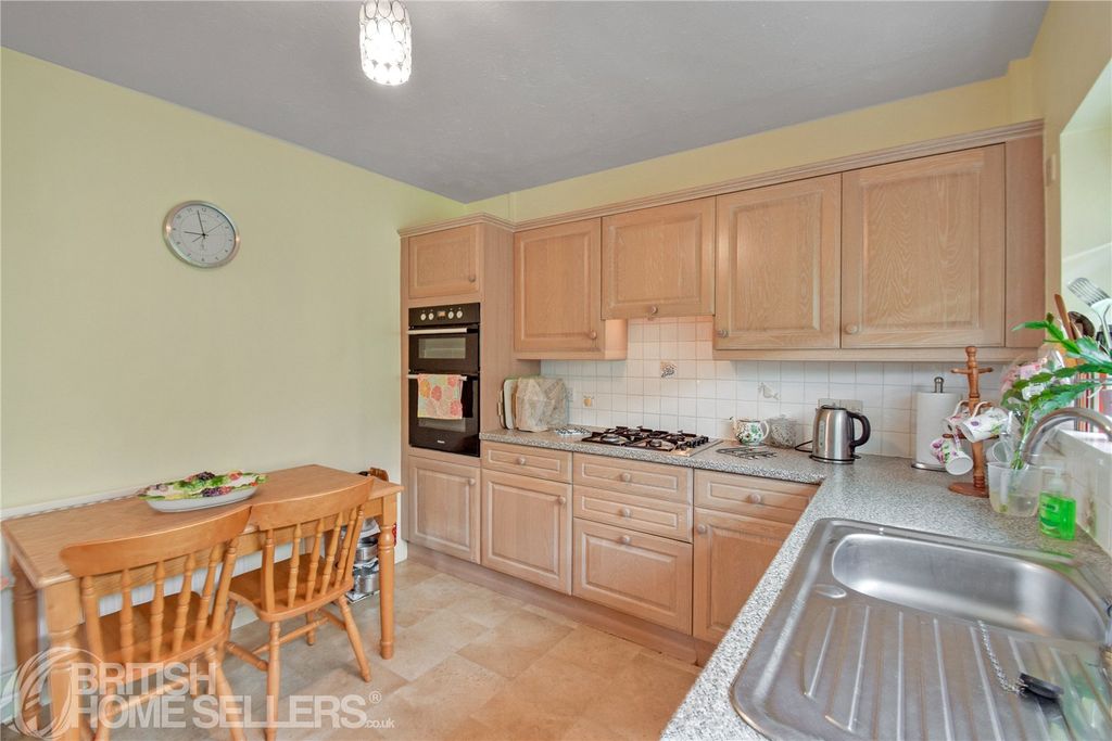 Property photo 2 of 17 Picture No. 21