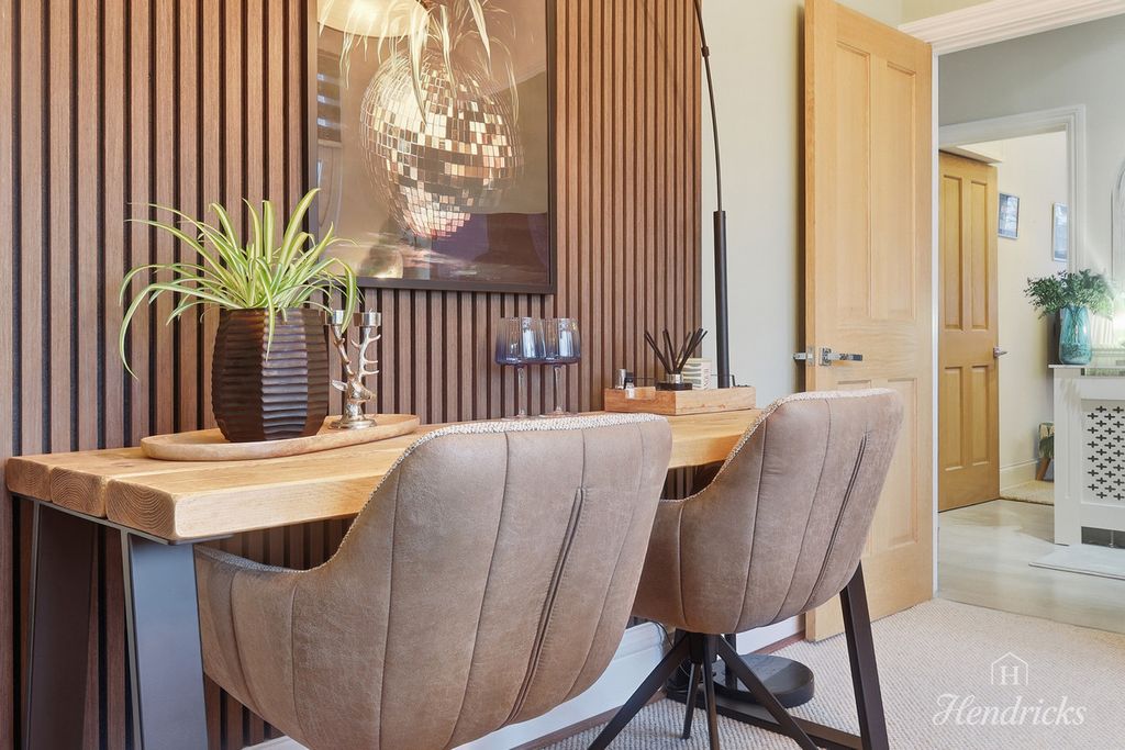 Property photo 2 of 26