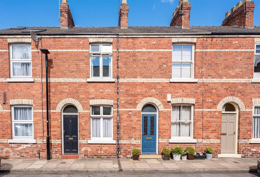 Property photo 1 of 14 External