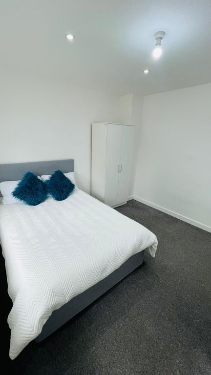 Property photo 1 of 11 Bedroom