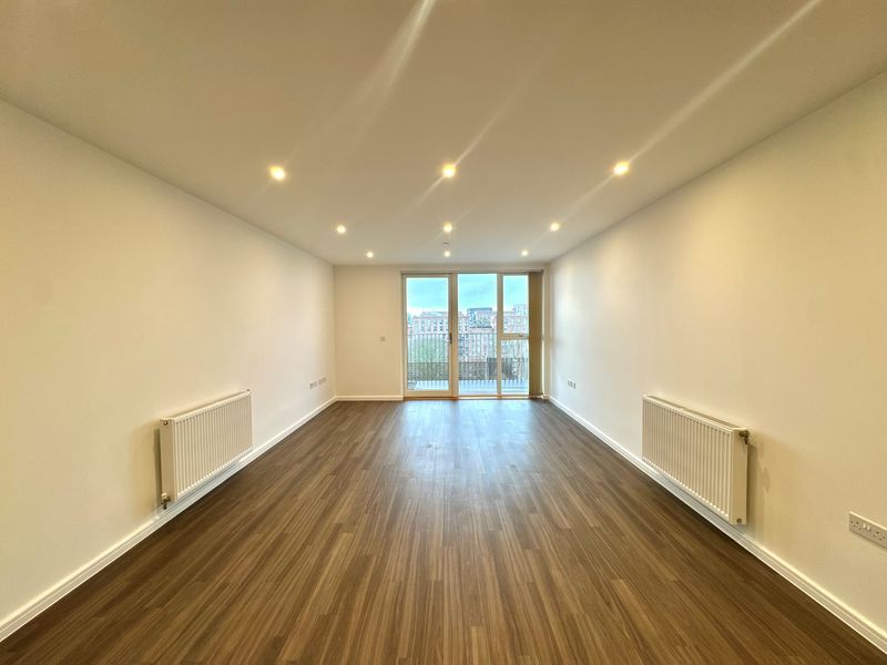 Property photo 3 of 8 Photo 8