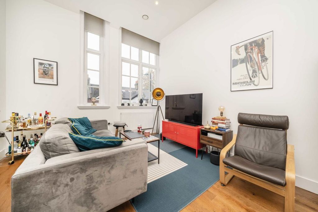 Property photo 2 of 6