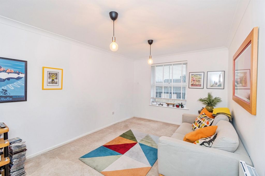 Property photo 2 of 14